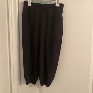 Black Ivivva athletic light and airy cropped pants. US size 10. Like new.